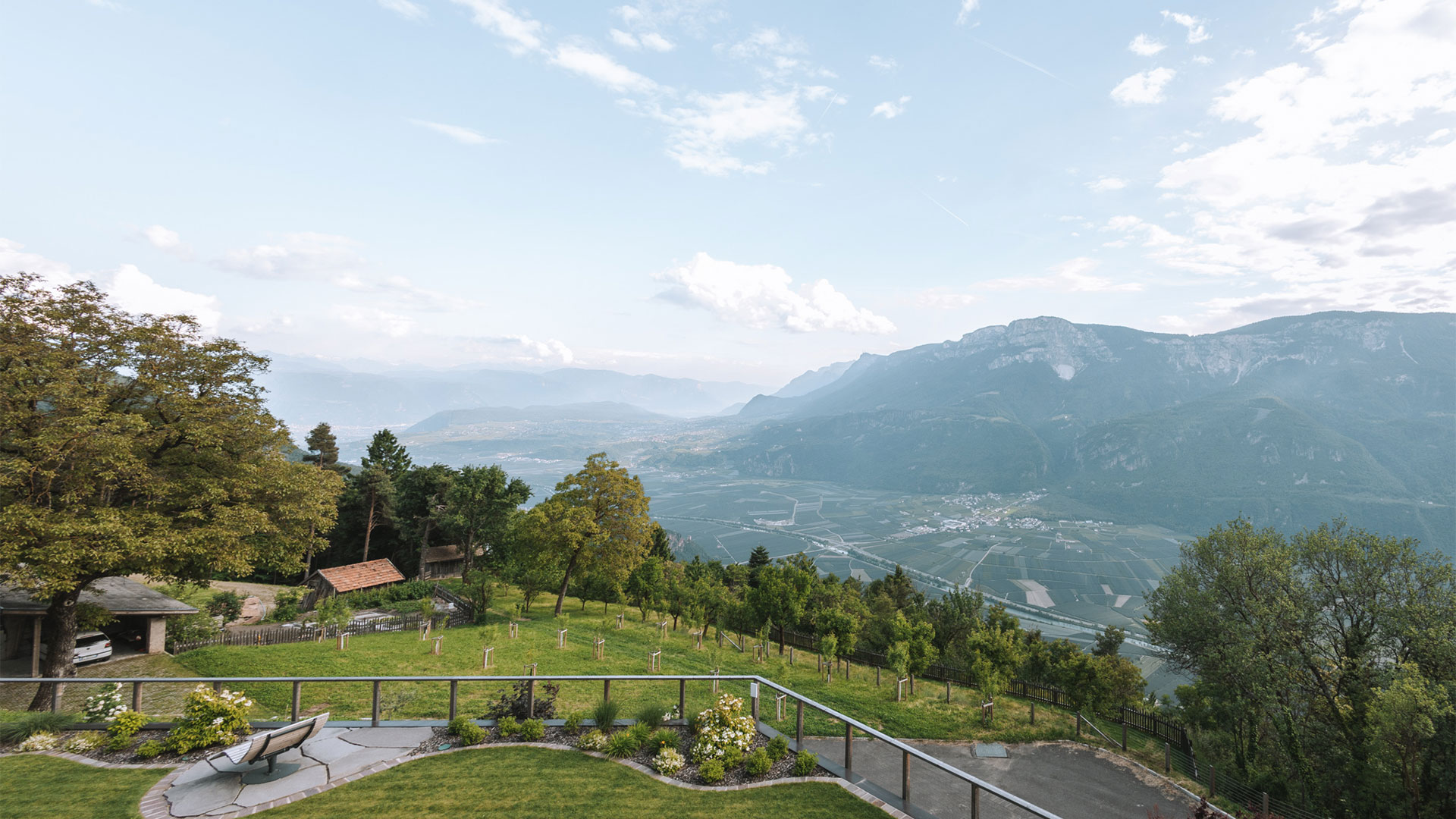 Ausblick übers Etschtal im Urlaub in Mölten Ausblick übers Etschtal im Urlaub in Mölten