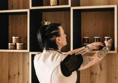Karin vom Kohlbrennerhof im Hofeigenen Shop