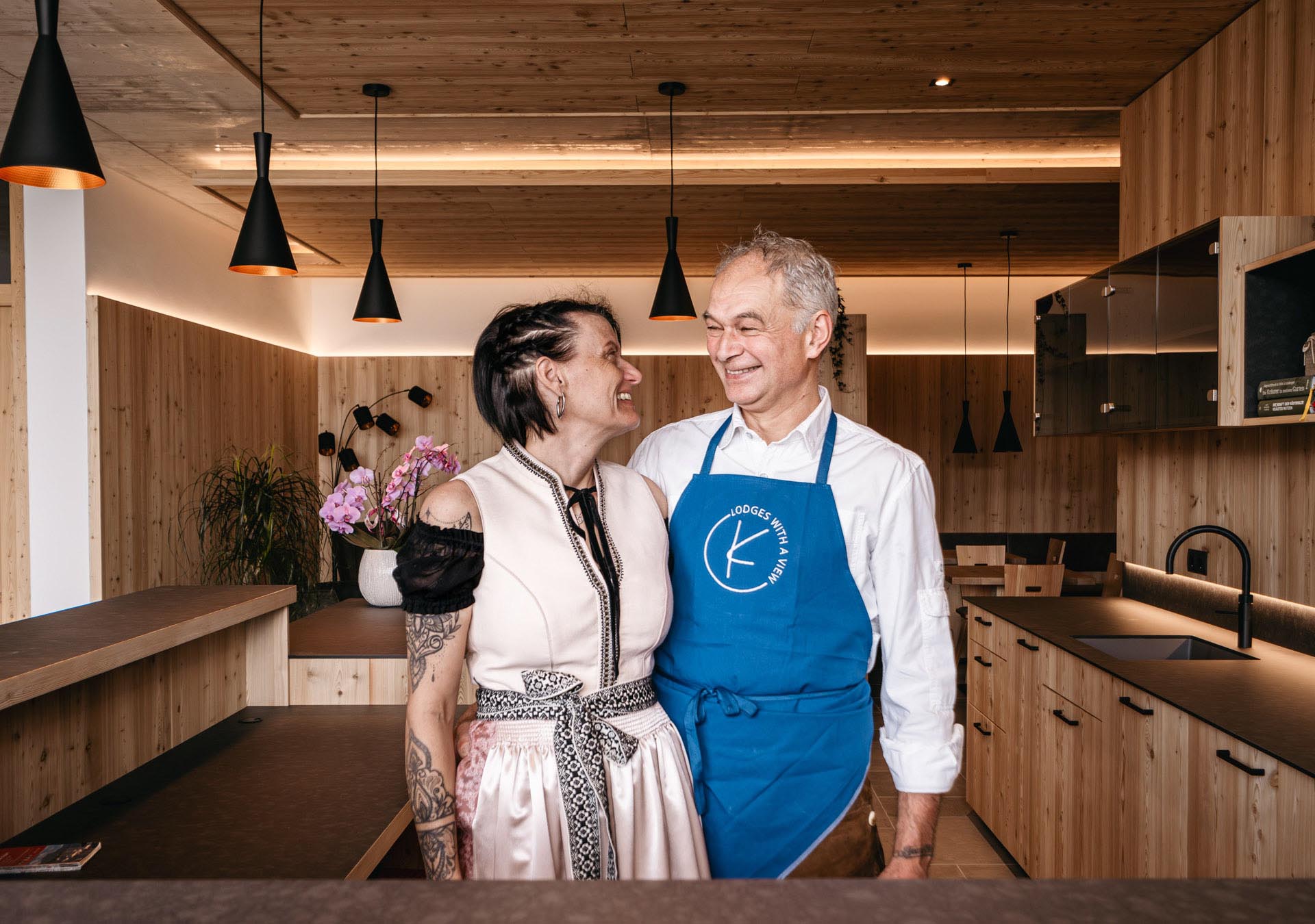 Karin und Oswald vom Kohlbrennerhof heissen Willkommen in Mölten Karin und Oswald vom Kohlbrennerhof heissen Willkommen in Mölten