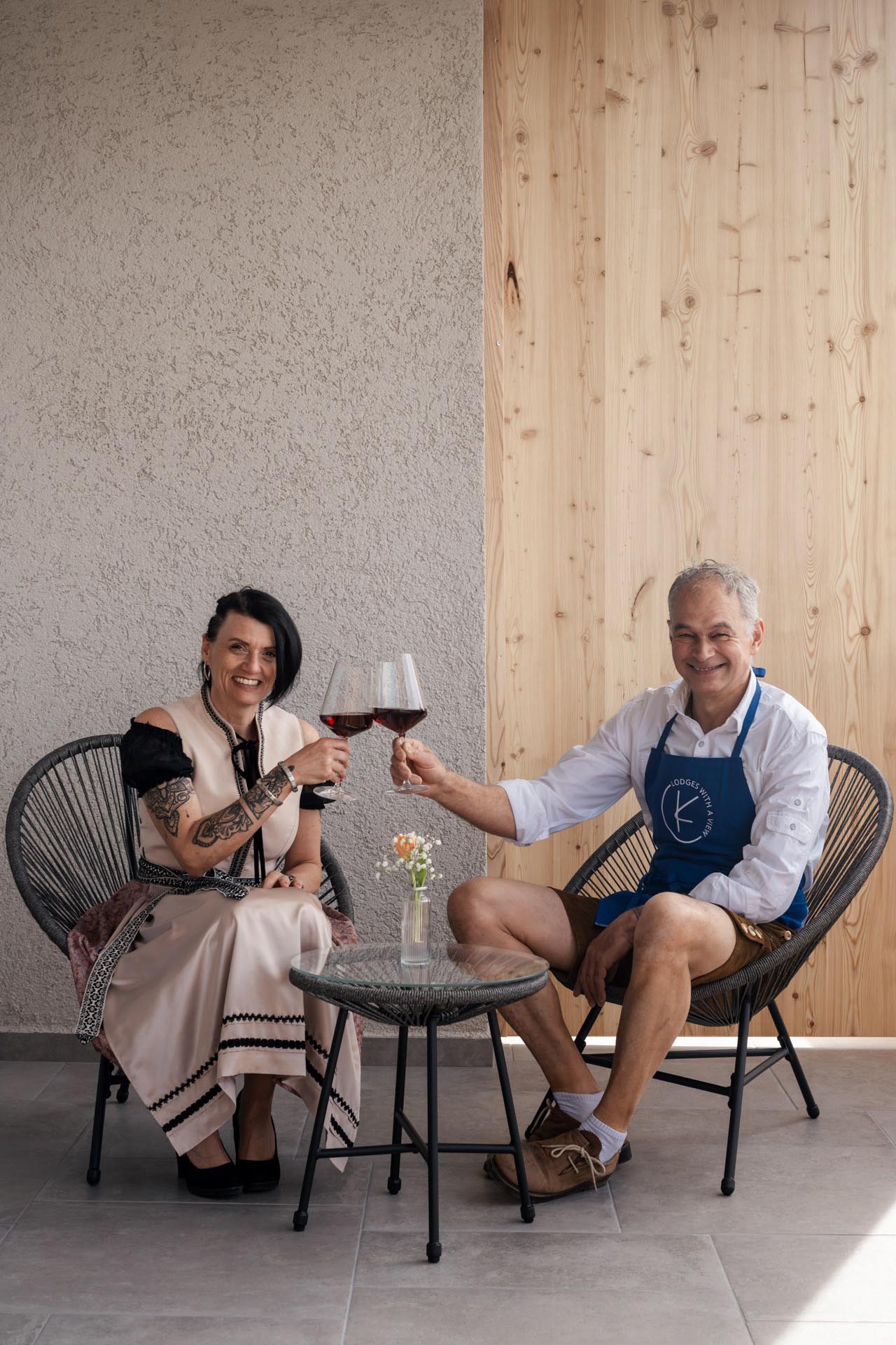 Karin und Oswald vom Kohlbrennerhof heissen Willkommen in Mölten bei Meran Karin und Oswald vom Kohlbrennerhof heissen Willkommen in Mölten bei Meran